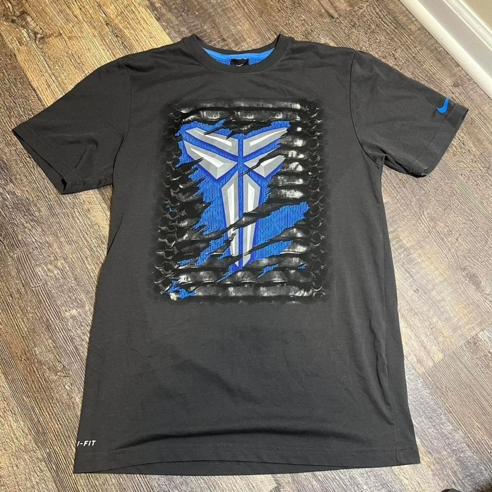 Nike Kobe Bryant tee‎ Size small